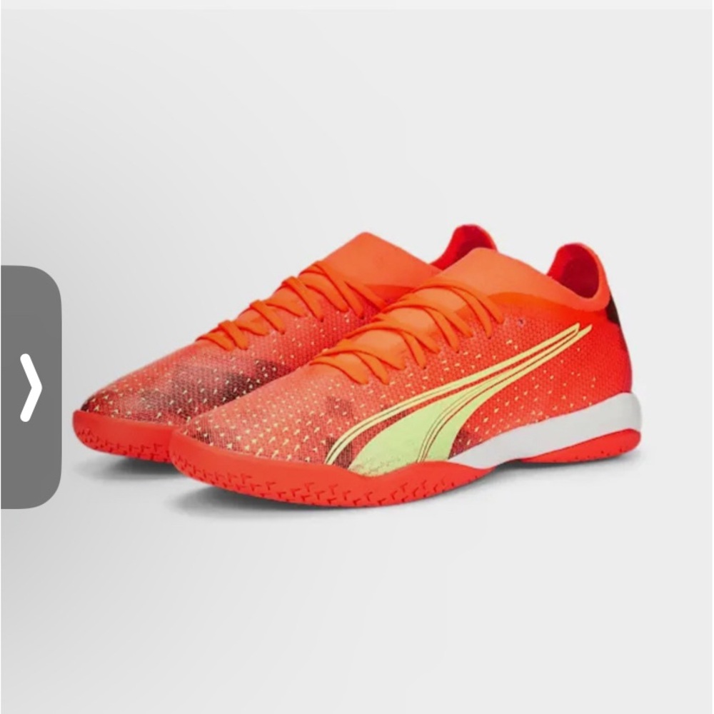 Everything  must go ! Puma soccer sneakers